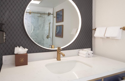 Urbana Hotel | Hotel Royer Urbana Champaign, Tapestry Collection by Hilton