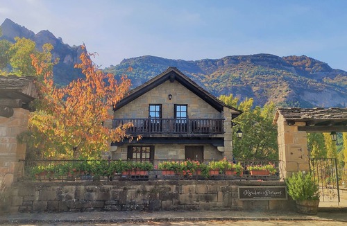 Santa Cruz De La Seros House | Hotel Rural El Mirador de los Pirineos