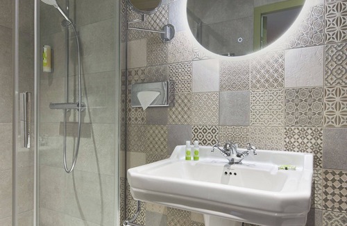 Nezignan-L'Eveque Hotel | Hotel Saint Alban