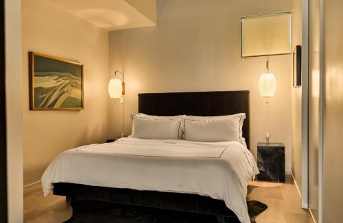 Travis Heights Hotel | Hotel Saint Cecilia