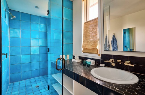 Travis Heights Hotel | Hotel Saint Cecilia