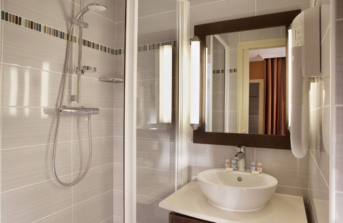 Les Halles Hotel | Hotel Saint Honore 85