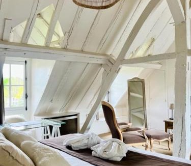 Montfort-l'Amaury Hotel | Hôtel Saint-Laurent, The Originals Relais