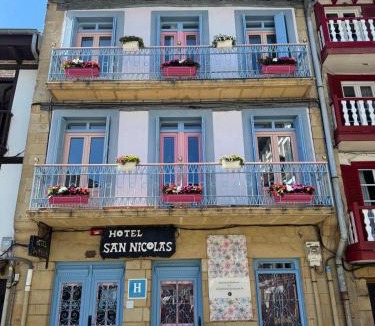 Hondarribia Historic Center Hotel | Hotel San Nikolas Sea Views