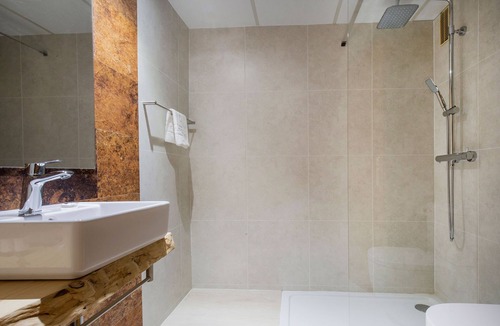 Arinsal Hotel | Hotel Sant Gothard by Nexta