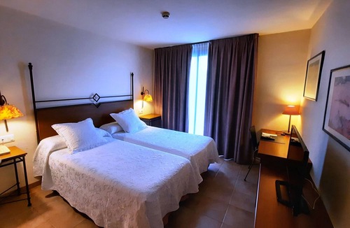 Montbrio del Camp Hotel | Hotel Sant Jordi