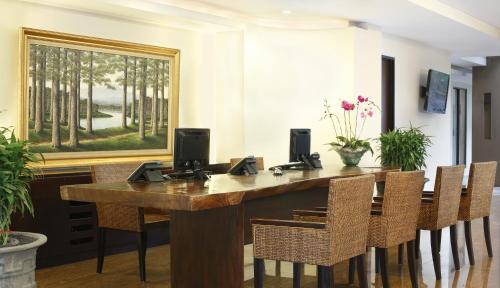 Raya Kuta Hotel | Hotel Santika Kuta