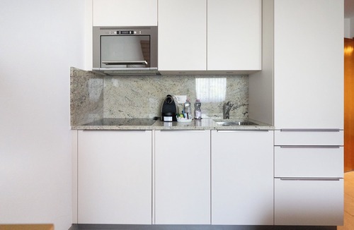 Ipsach Apartment | Hotel Schlössli Garni - Free Parking