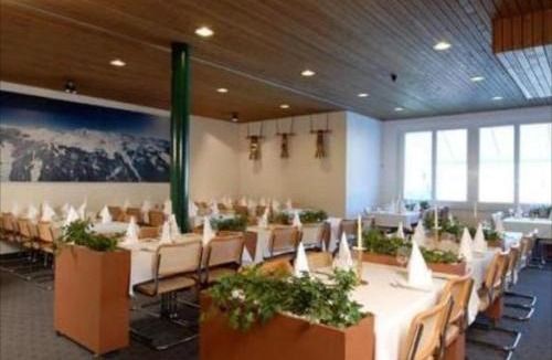 Martisberg Hotel | Hotel Sherlock Holmes "nur 200 m zur Gondelbahn Hasliberg"