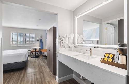 San Bruno Hotel | Hotel Skye SFO
