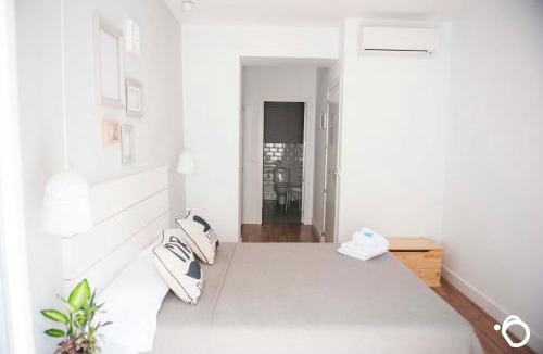 Alicante City Centre Hotel | Hotel Smile & Co Hostal Boutique
