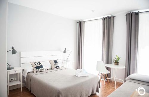 Alicante City Centre Hotel | Hotel Smile & Co Hostal Boutique