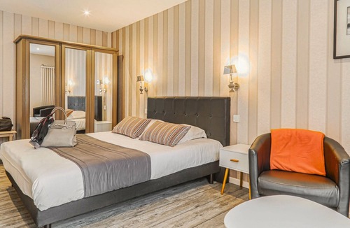 Beuzeville Hotel | Hotel SPA Piscine le Petit Castel