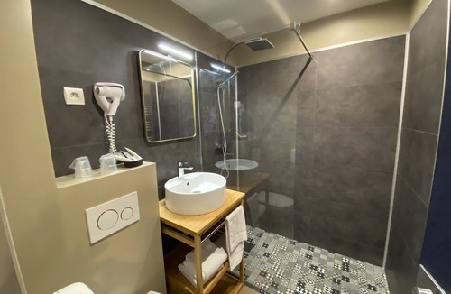 Beuzeville Hotel | Hotel SPA Piscine le Petit Castel