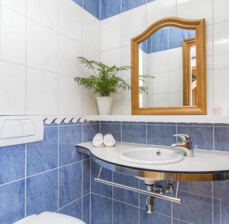 Krapanj Hotel | Hotel Spongiola