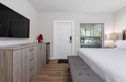 Nokomis Hotel | Hotel Studio (Ground Level) - Unit B