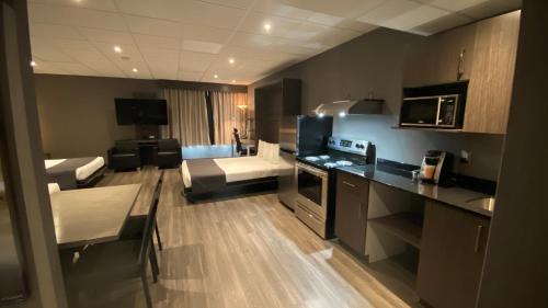 Drummondville Hotel | Hotel & Suites Le Dauphin Drummondville