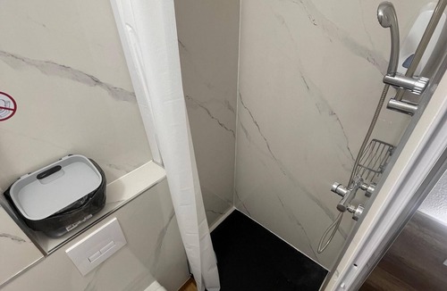 Frontignan Hotel | Hotel Thania