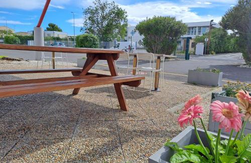 Frontignan Hotel | HOTEL THANIA Sète Frontignan