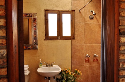 Ensenada Hotel | Hotel that accommodates 6 people