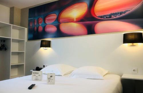 Bernay Hotel | Hotel The Originals Bernay Acropole