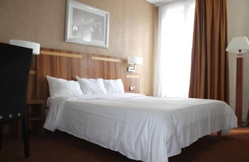Richebourg - Saint-Clement Hotel | Hotel The Originals du Grand Monarque