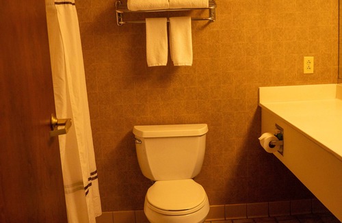 Topeka Hotel | Hotel Topeka at City Center