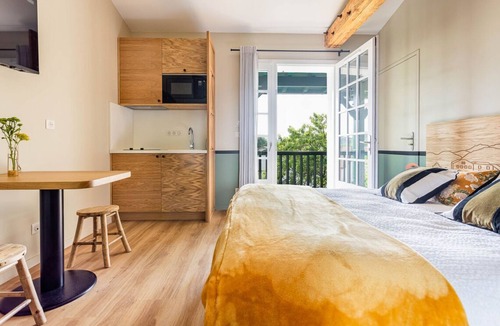 Saint-Pee-sur-Nivelle Hotel | Hotel Trinquet