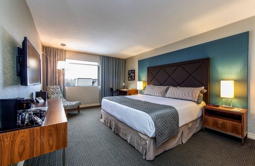 Mercier-Hochelaga-Maisonneuve Hotel | Hotel Universel Montreal