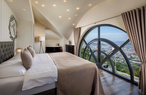 Uetliberg Hotel | Hotel UTO KULM car-free hideaway in Zurich