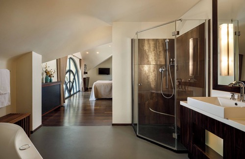 Uetliberg Hotel | Hotel UTO KULM car-free hideaway in Zurich