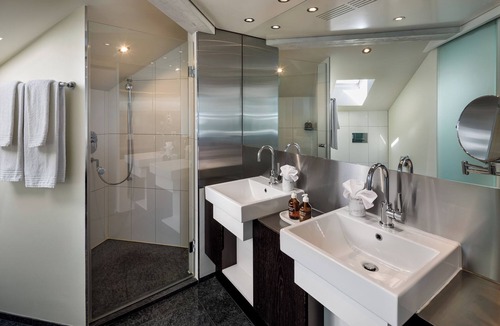 Uetliberg Hotel | Hotel UTO KULM car-free hideaway in Zurich