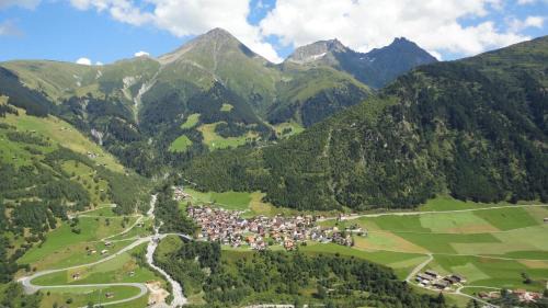Curaglia Hotel | Hotel Vallatscha