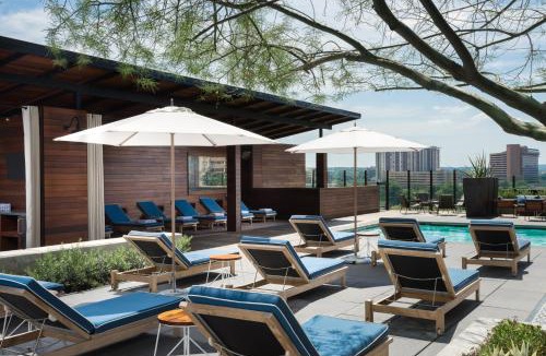 Rainey Street Historic District Hotel | Hotel Van Zandt