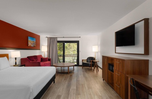 Bennington Hotel | Hotel Vervana, Trademark Collection by Wyndham