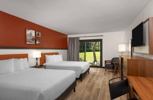 Bennington Hotel | Hotel Vervana, Trademark Collection by Wyndham