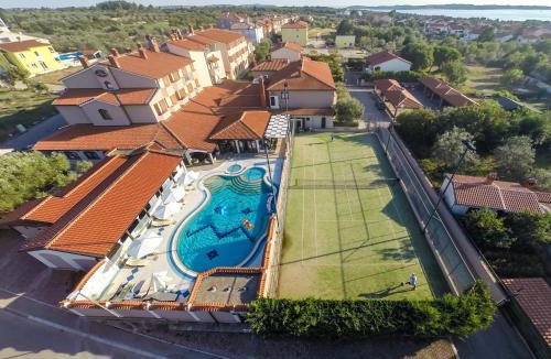 Peroj Hotel | Hotel Villa Letan
