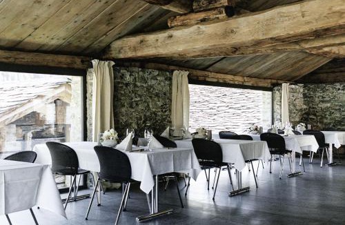Spluegen Hotel | Hotel Weiss Kreuz