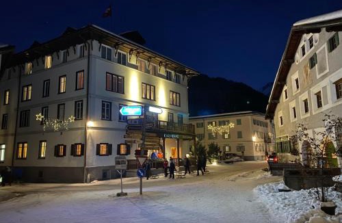 Berguen Hotel | Hotel Weisses Kreuz Bergün