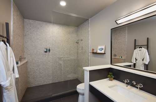 Farmville Hotel | Hotel Weyanoke