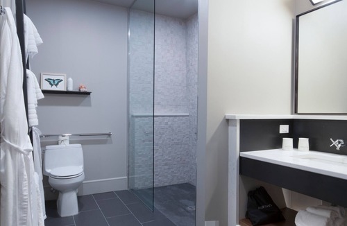 Farmville Hotel | Hotel Weyanoke