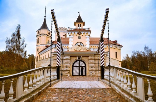 Pavlovsk Hotel | Hotel Zamok BIP