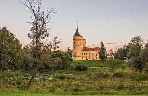 Pavlovsk Hotel | Hotel Zamok BIP