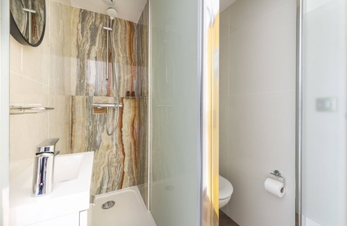 Bezons Hotel | Hotel Zola 45 Bezons La Defense