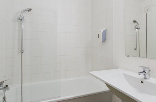 Igny Hotel | hotelF1 Igny Massy TGV