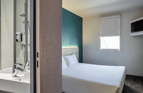 Change Hotel | hotelF1 Laval