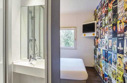 Mons-en-Baroeul Hotel | hotelF1 Lille Métropole (Métro Mons Sarts)