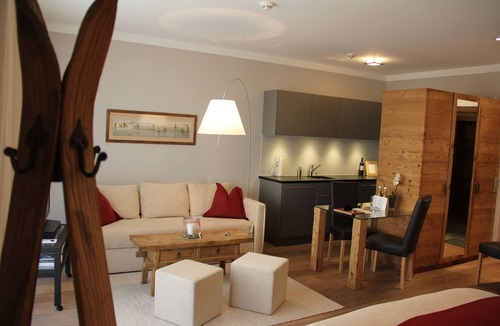 Celerina-Schlarigna Hotel | Hotelino Petit Chalet