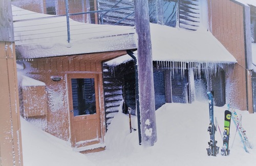 Hotham Heights Ski Chalet | Hotham Mountain Escape – Sun Run (Chalet #3).