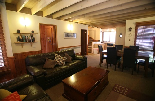 Hotham Heights Ski Chalet | Hotham Mountain Escape – Sun Run (Chalet #3).